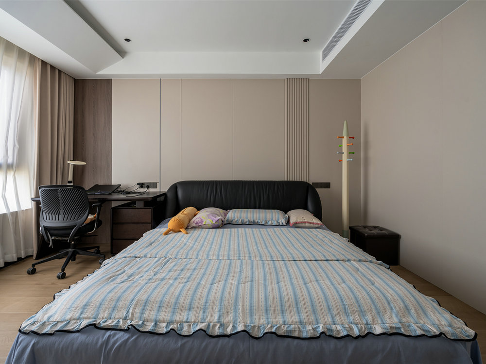 臨空香廷300平現(xiàn)代風(fēng)格裝修效果圖