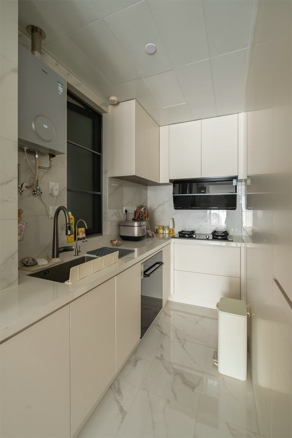 華僑城紅坊99平現(xiàn)代風(fēng)格裝修效果圖